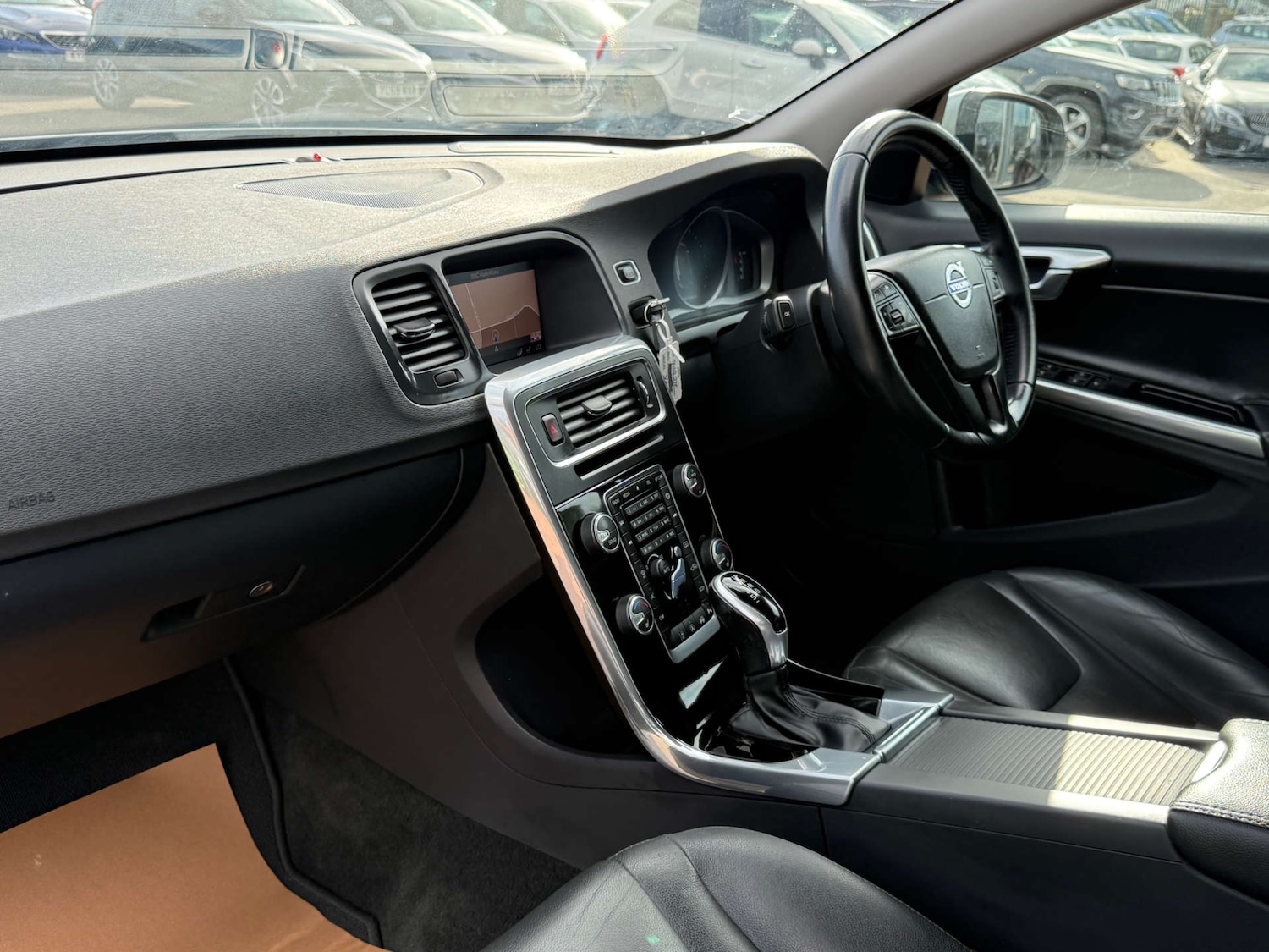 Used Volvo V60 2018 for sale - 76006108: Photo 44