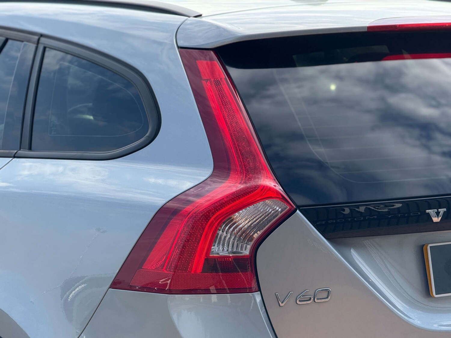 Used Volvo V60 2018 for sale - 76006108: Photo 50