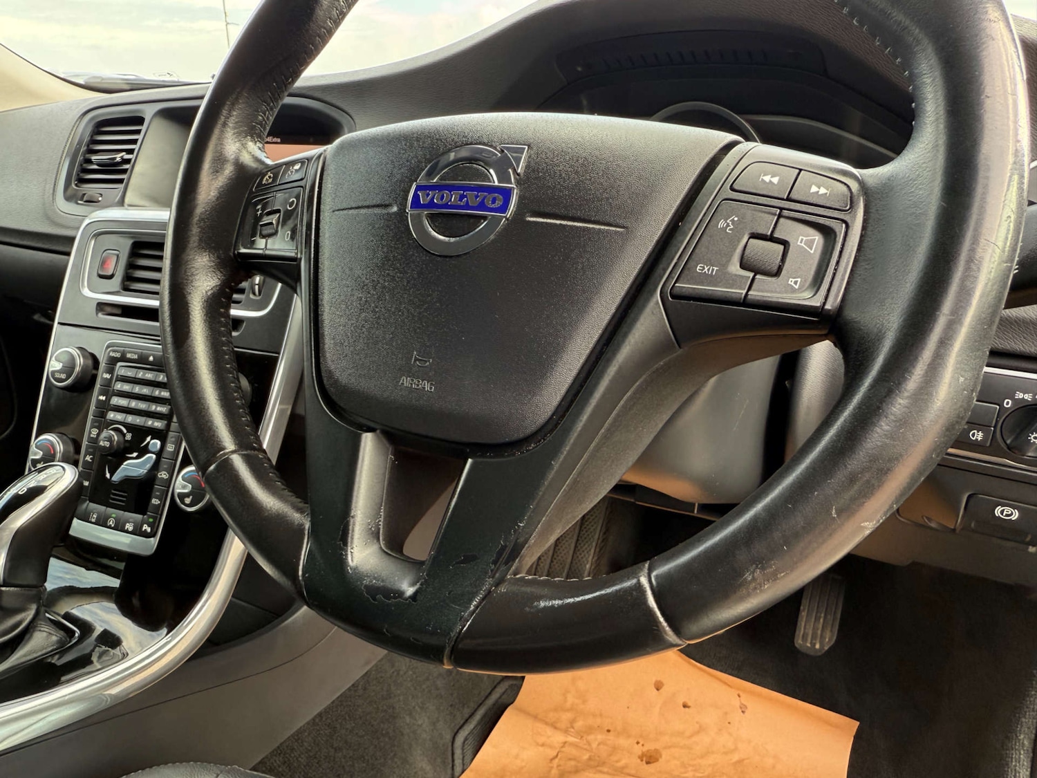 Used Volvo V60 2018 for sale - 76006108: Photo 55