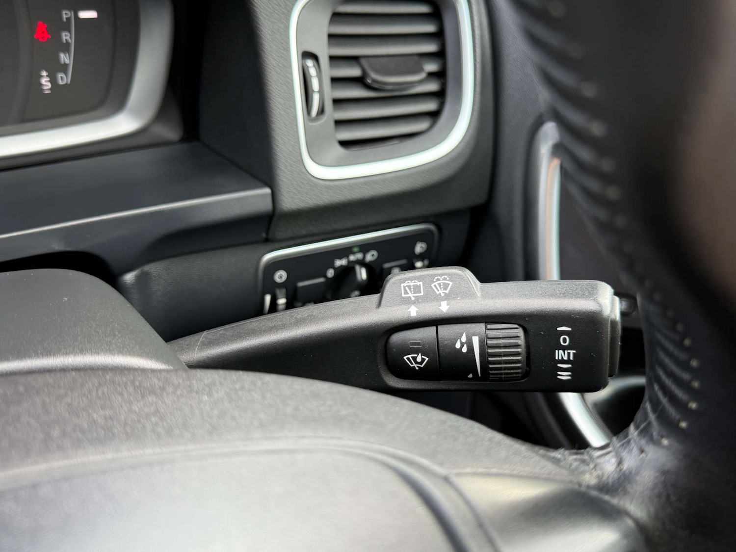 Used Volvo V60 2018 for sale - 76006108: Photo 60