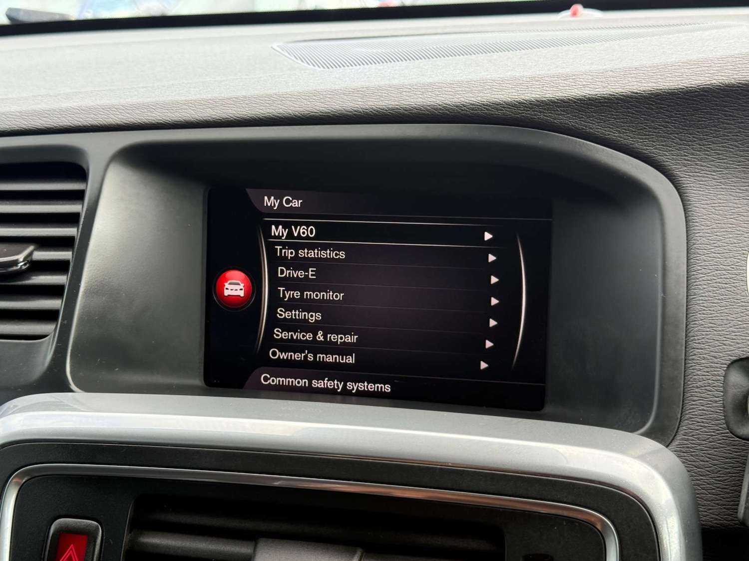 Used Volvo V60 2018 for sale - 76006108: Photo 68