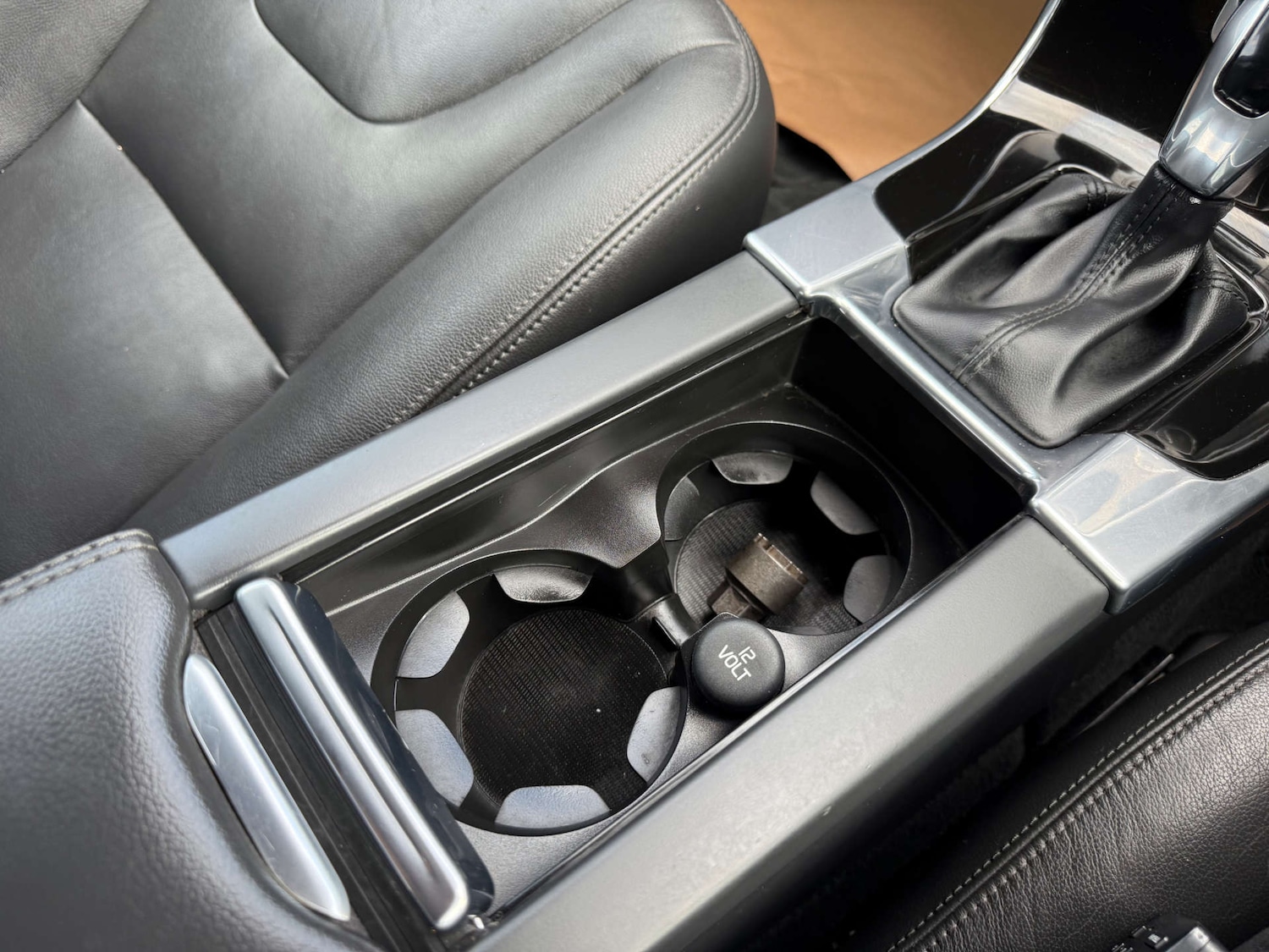 Used Volvo V60 2018 for sale - 76006108: Photo 70