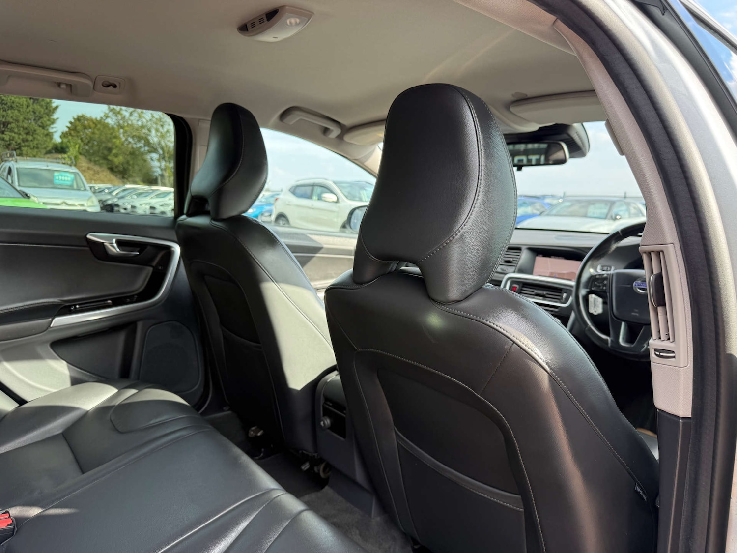 Used Volvo V60 2018 for sale - 76006108: Photo 71