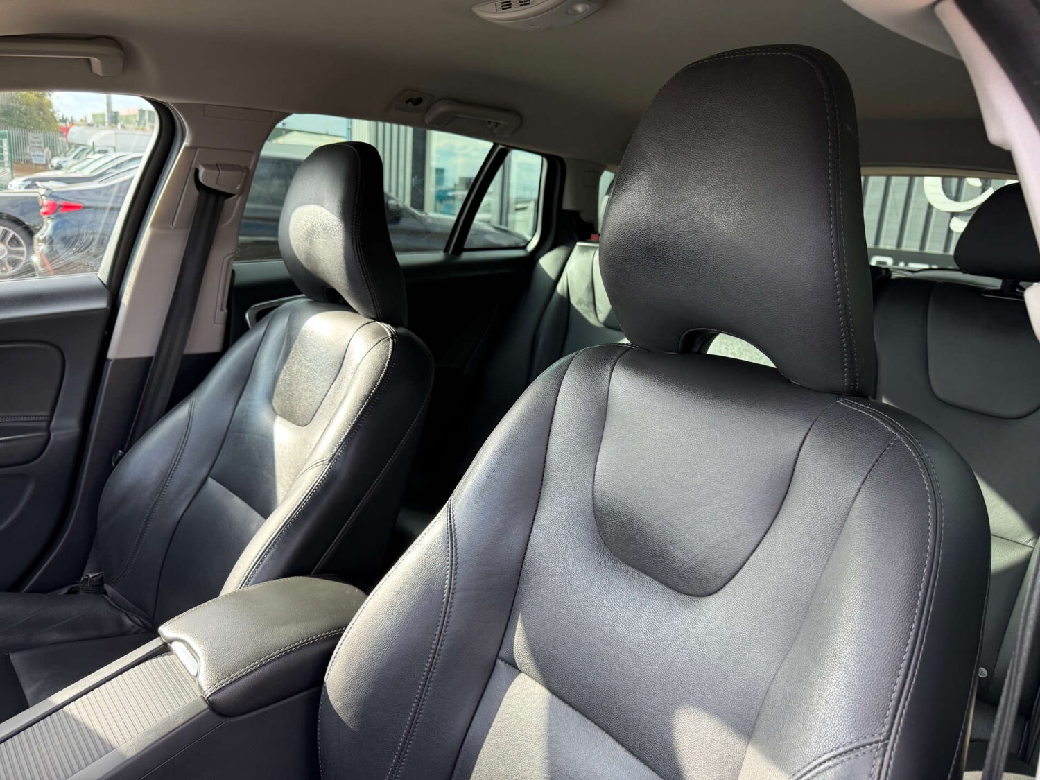 Used Volvo V60 2018 for sale - 76006108: Photo 78