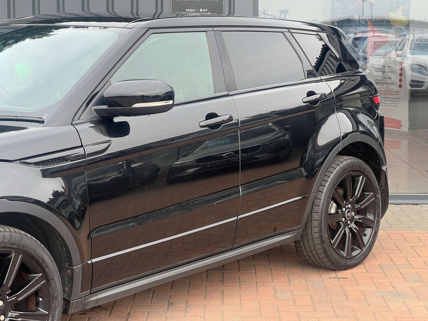 Used Land Rover Range Rover Evoque 2013 for sale - 78182119: Photo 2