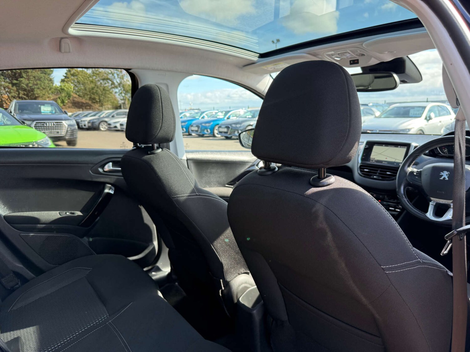 Used Peugeot 208 2019 for sale - 75971115: Photo 42