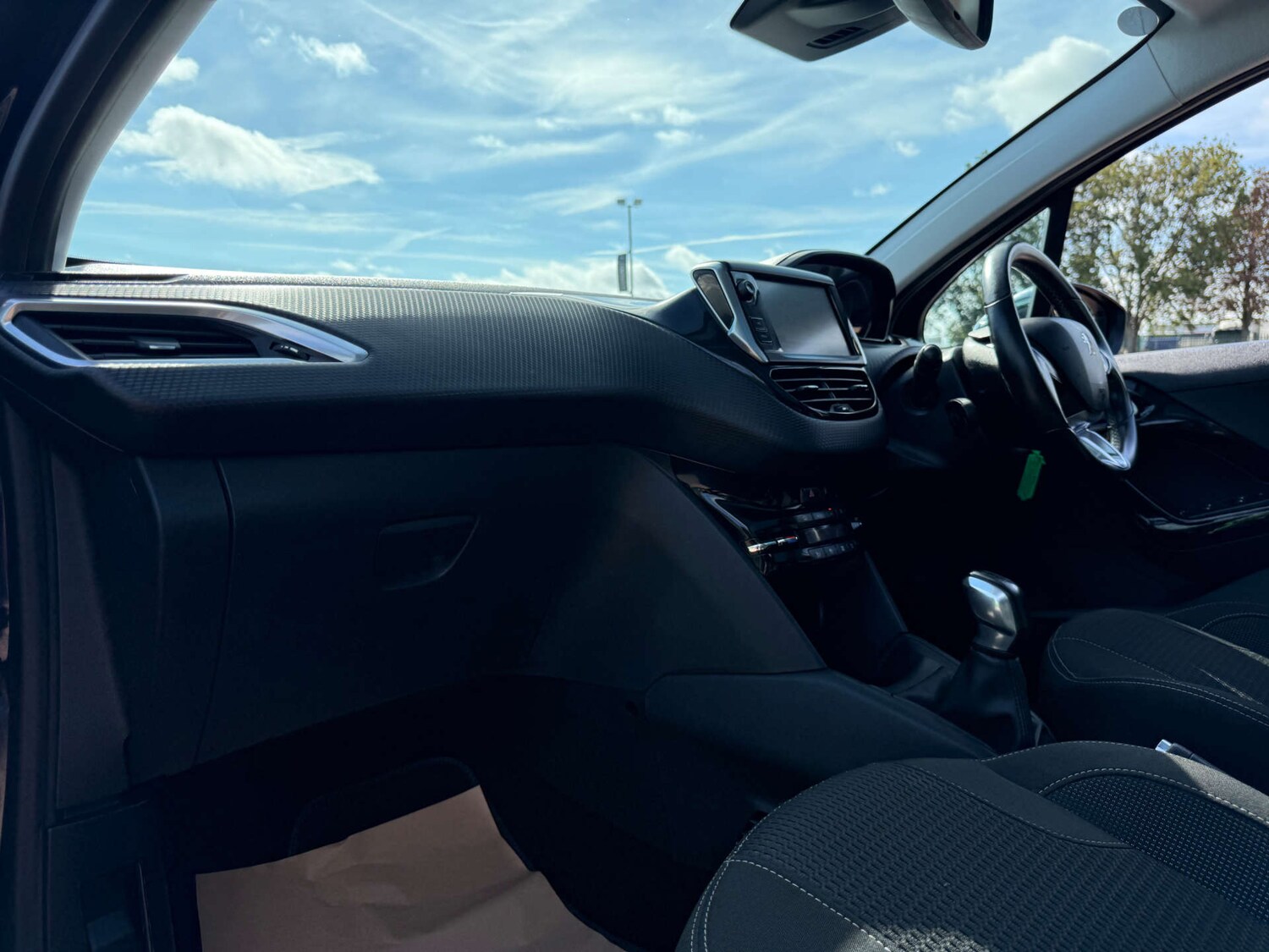 Used Peugeot 208 2019 for sale - 75971115: Photo 86