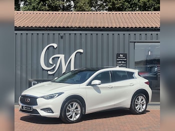Used Infiniti Q30 2017 for sale - 79289377: Photo