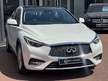Used Infiniti Q30 2017 for sale - 79289377: Photo