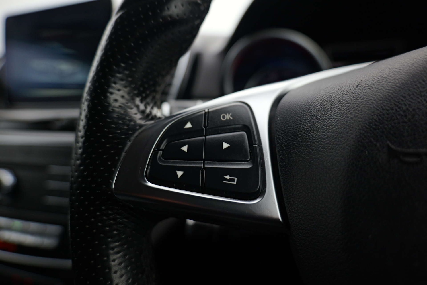 Used Mercedes-Benz GLE 2015 for sale - 76969195: Photo 28