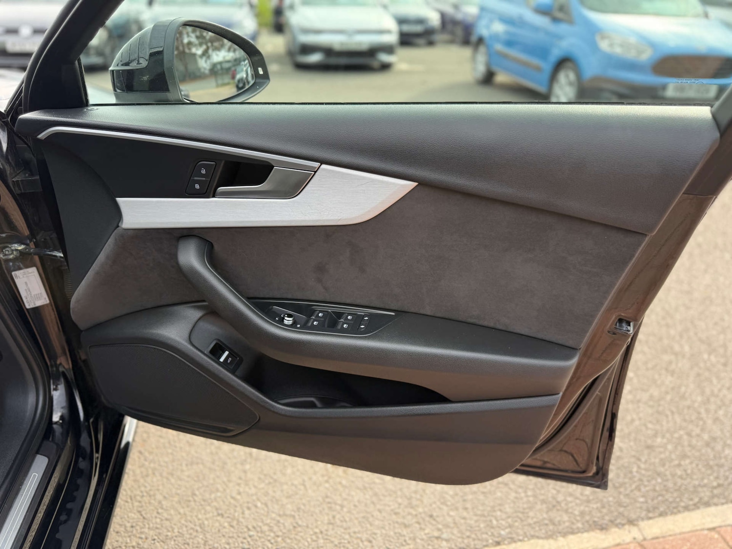 Used Audi A4 2017 for sale - 76056637: Photo 25