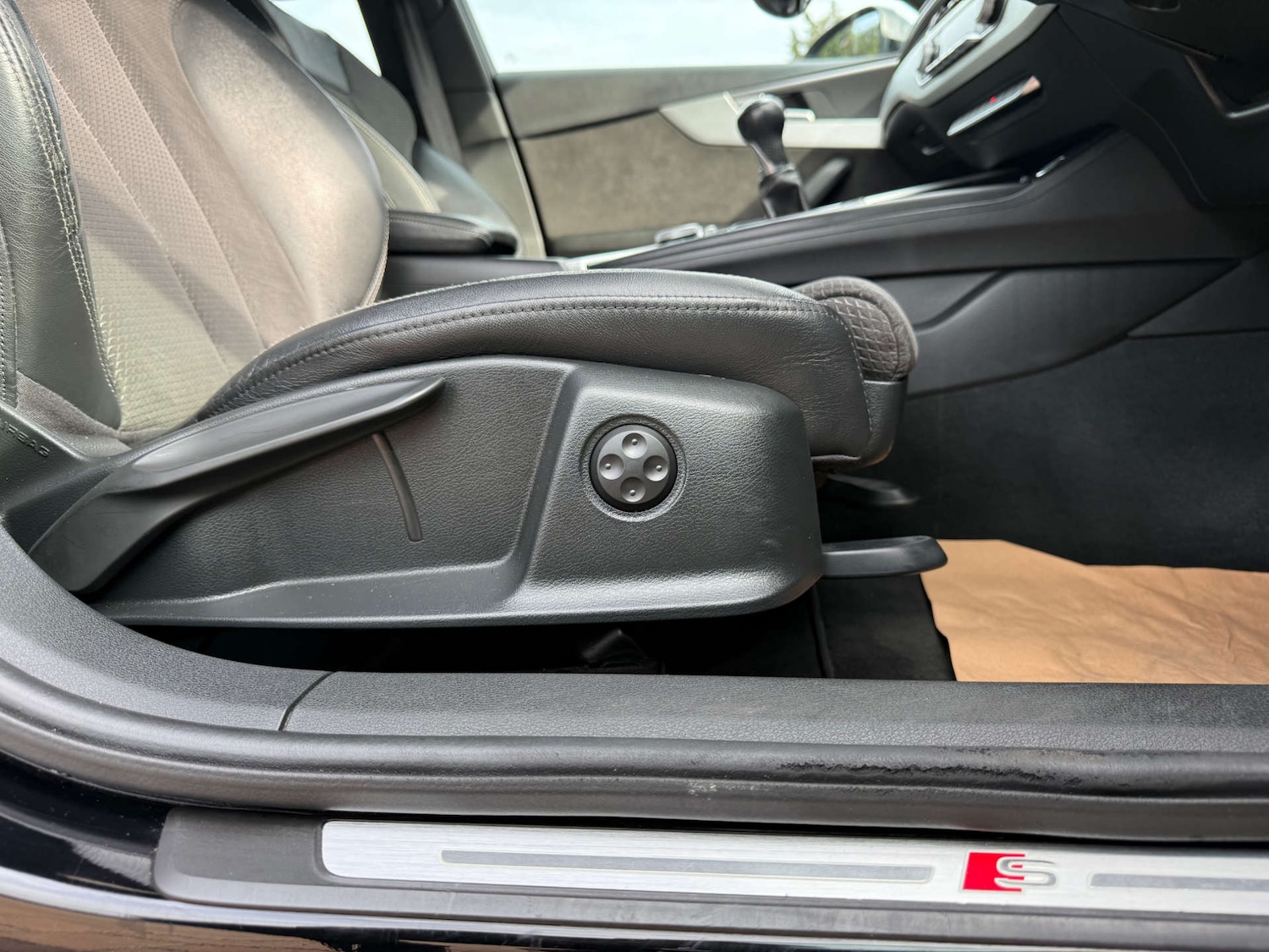 Used Audi A4 2017 for sale - 76056637: Photo 30