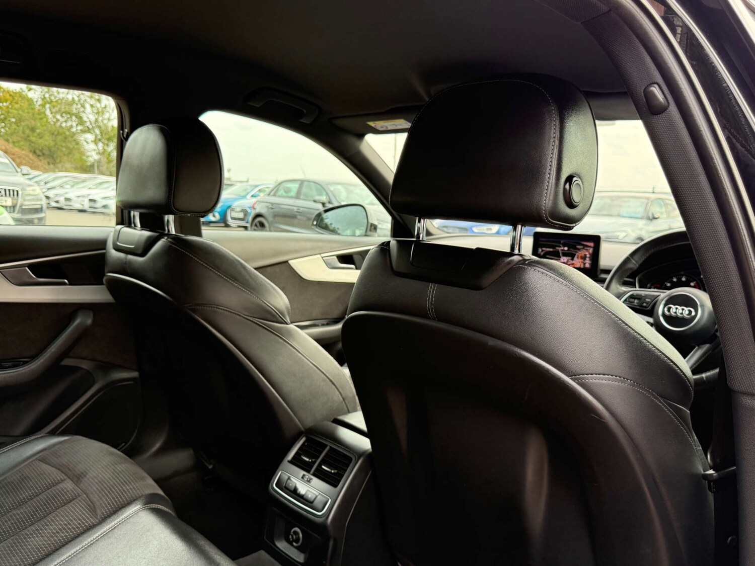 Used Audi A4 2017 for sale - 76056637: Photo 92