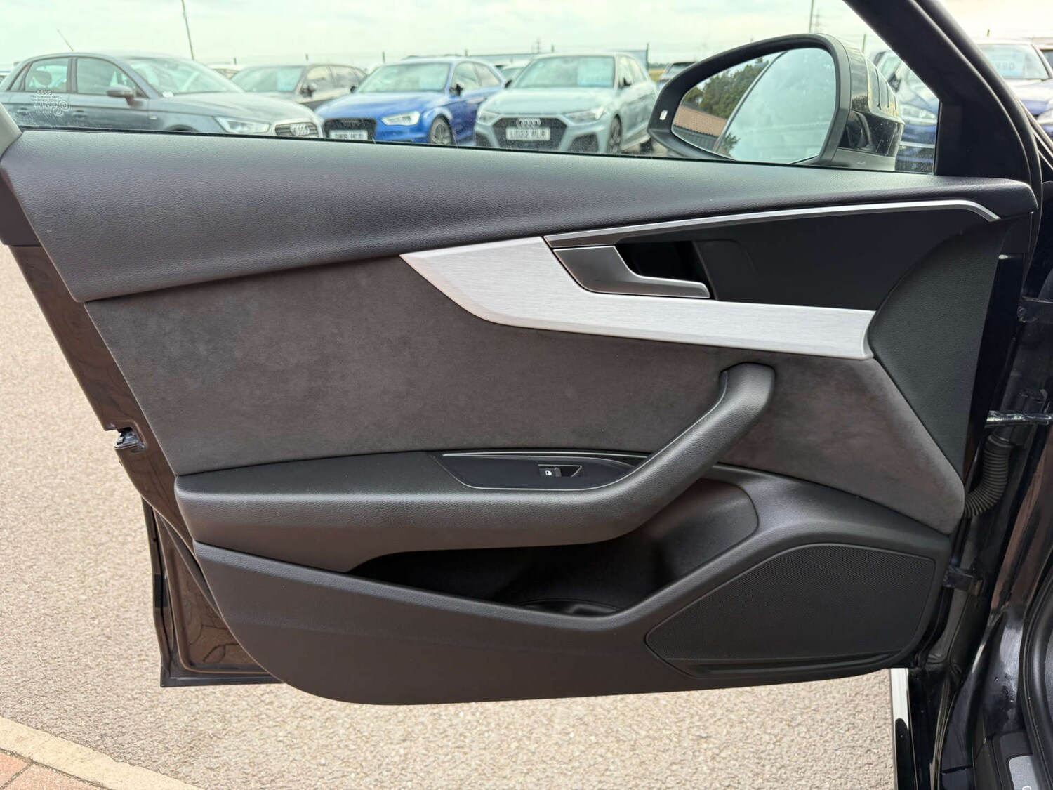 Used Audi A4 2017 for sale - 76056637: Photo 98