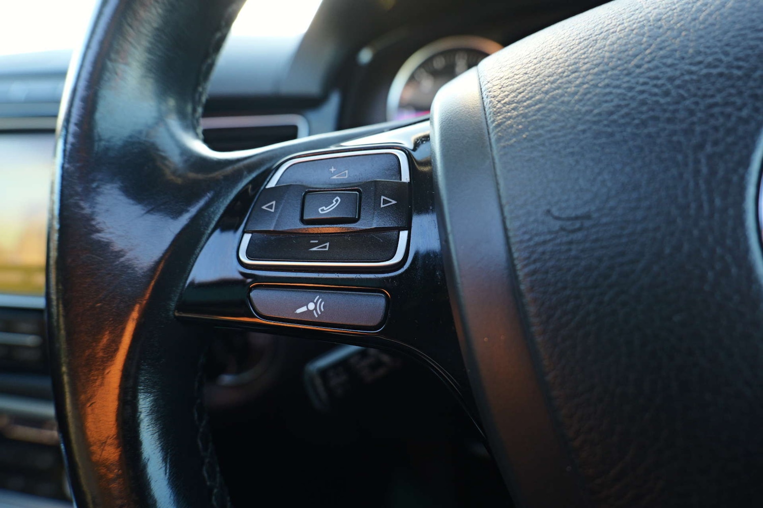 Used Volkswagen Touareg 2015 for sale - 76706747: Photo 28