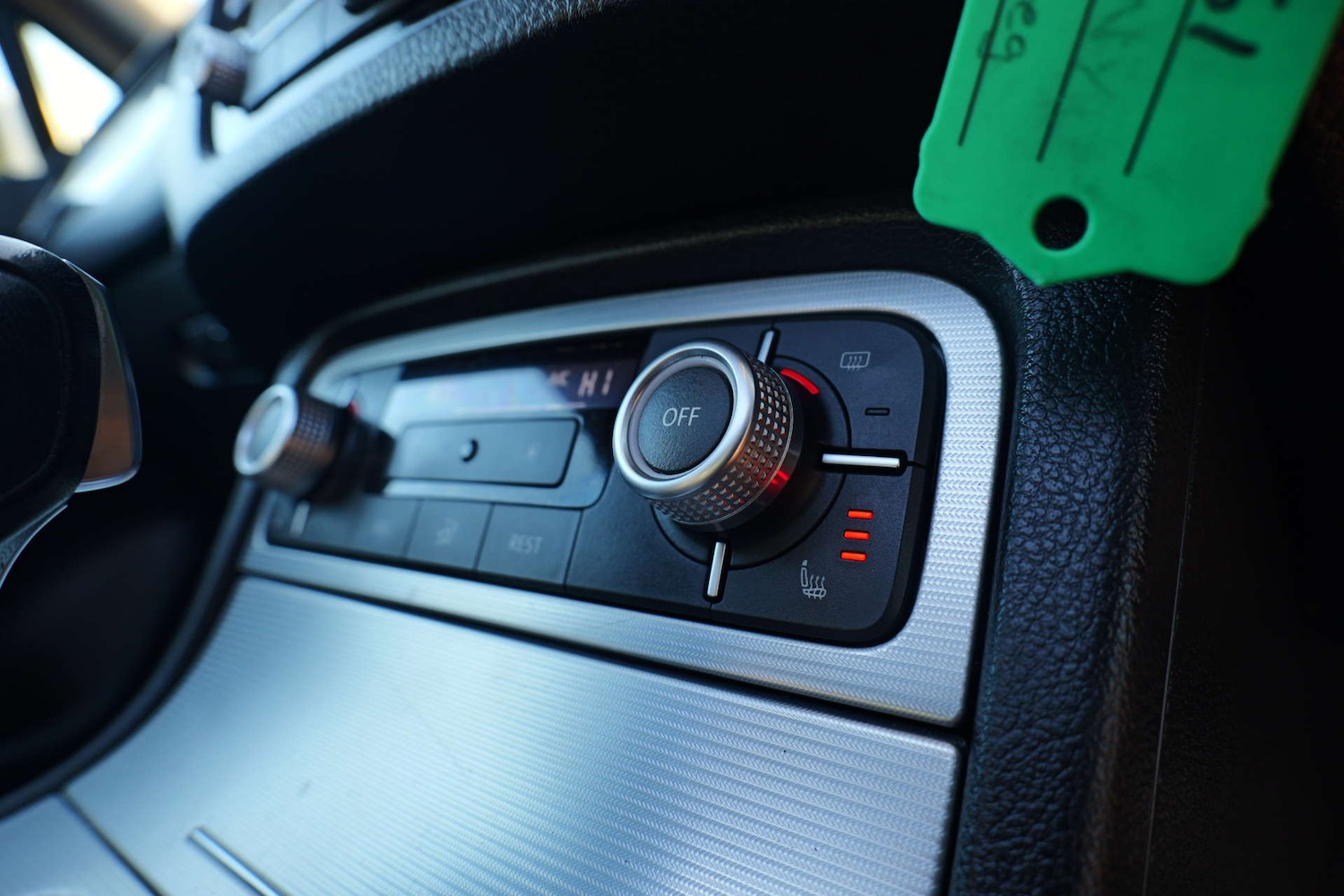 Used Volkswagen Touareg 2015 for sale - 76706747: Photo 33