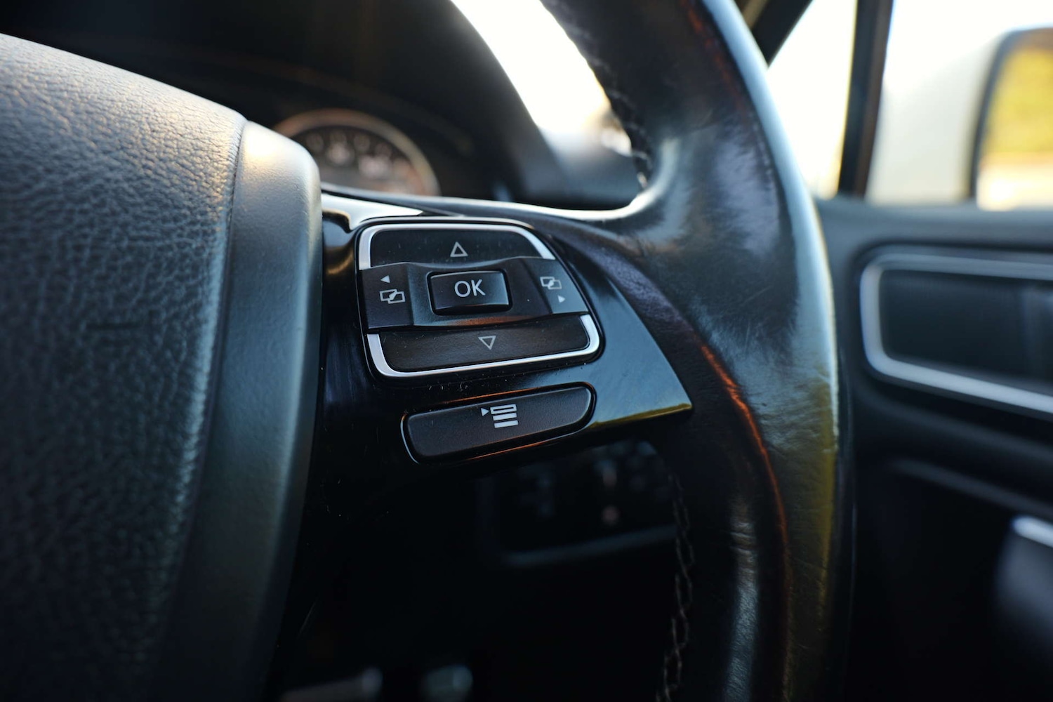 Used Volkswagen Touareg 2015 for sale - 76706747: Photo 41