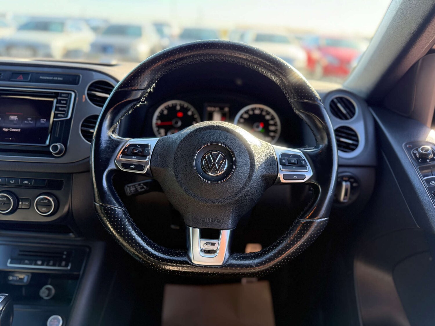 Used Volkswagen Tiguan 2015 for sale - 76159806: Photo 40