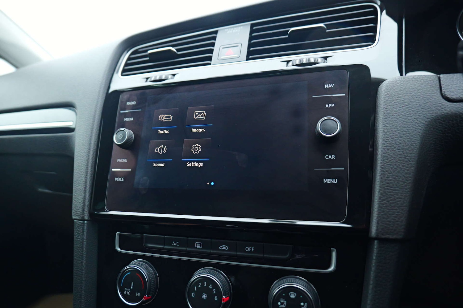 Used Volkswagen Golf 2017 for sale - 77172458: Photo 30