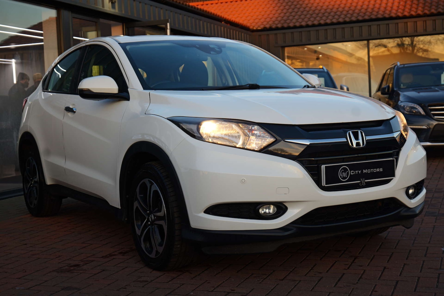Used Honda HR-V 2017 for sale - 76653990: Photo 4