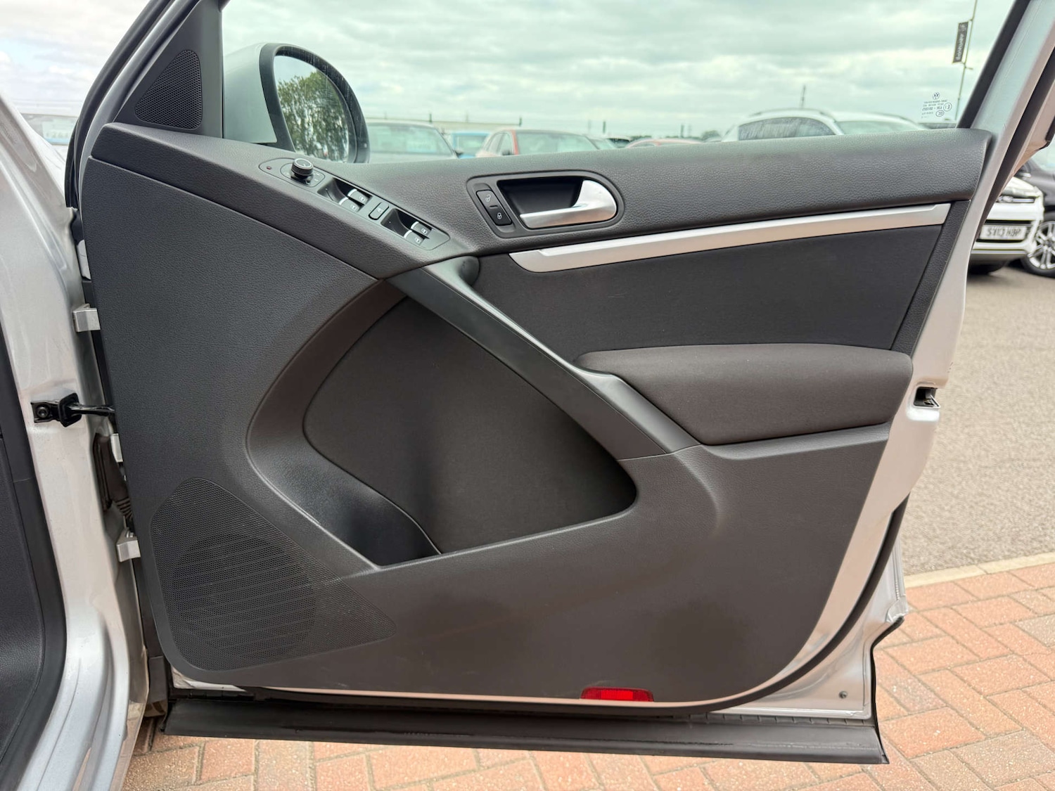 Used Volkswagen Tiguan 2016 for sale - 76601914: Photo 16