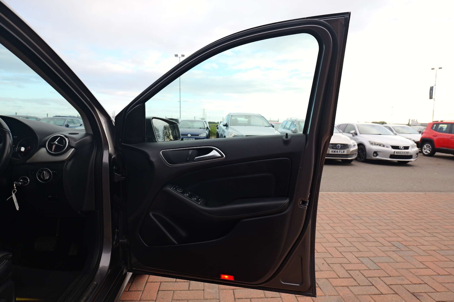 Used Mercedes-Benz B Class 2015 for sale - 76382742: Photo 29