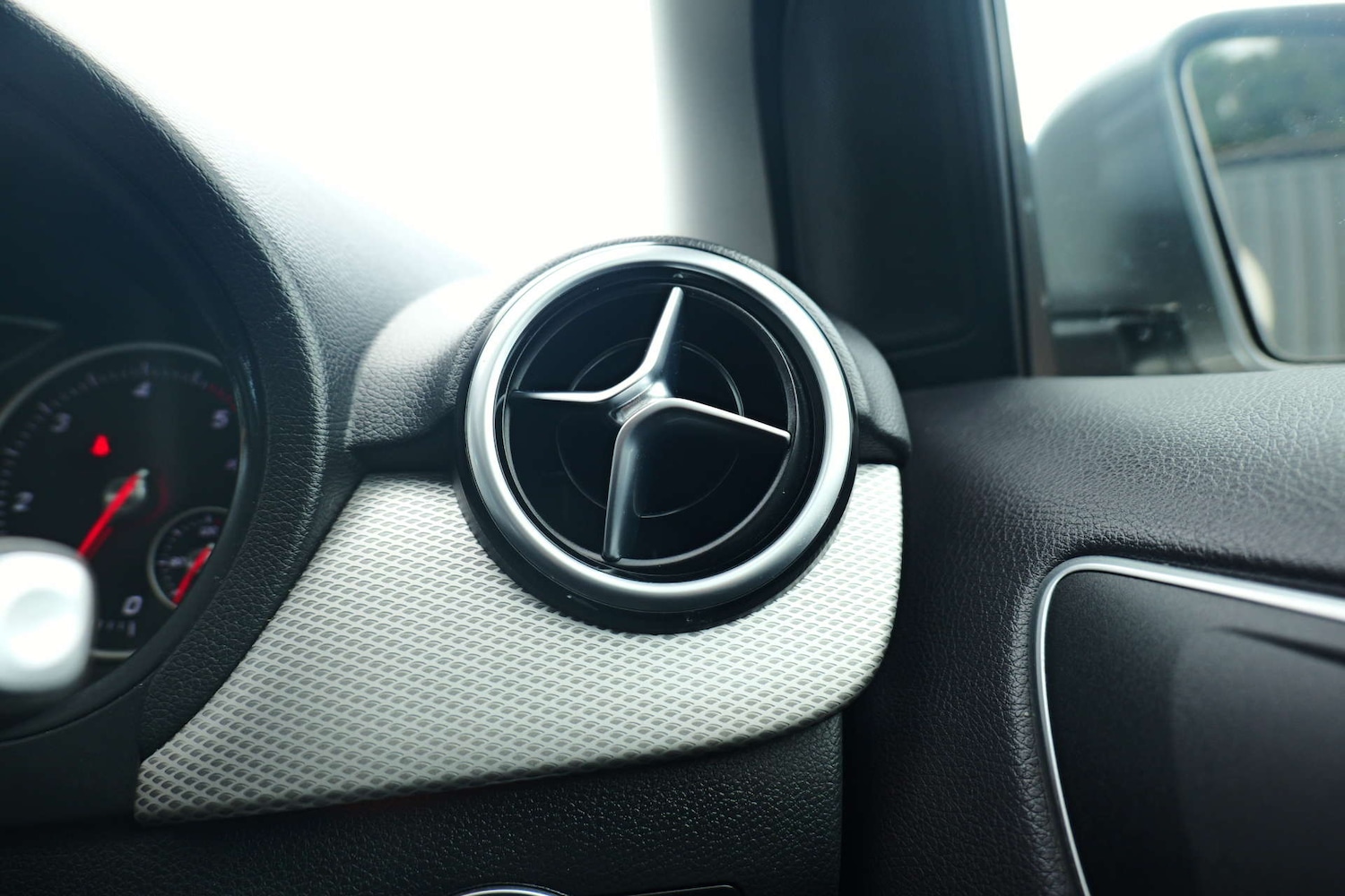 Used Mercedes-Benz B Class 2015 for sale - 76382742: Photo 37