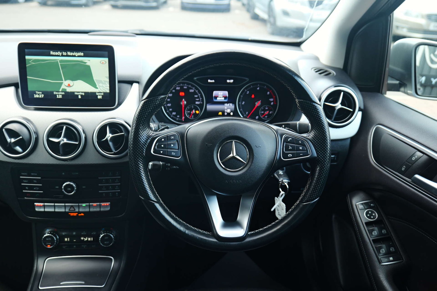 Used Mercedes-Benz B Class 2015 for sale - 76382742: Photo 69