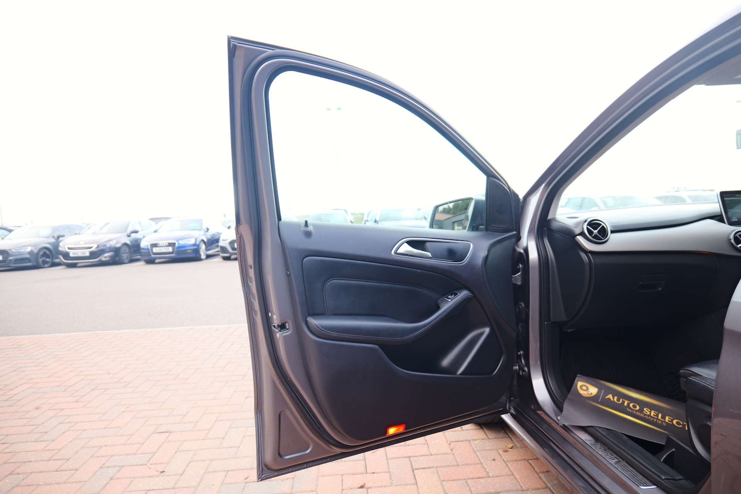 Used Mercedes-Benz B Class 2015 for sale - 76382742: Photo 77