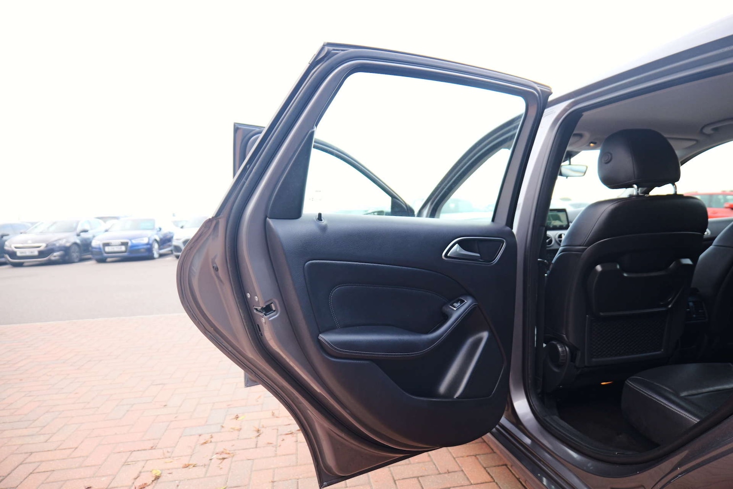 Used Mercedes-Benz B Class 2015 for sale - 76382742: Photo 79