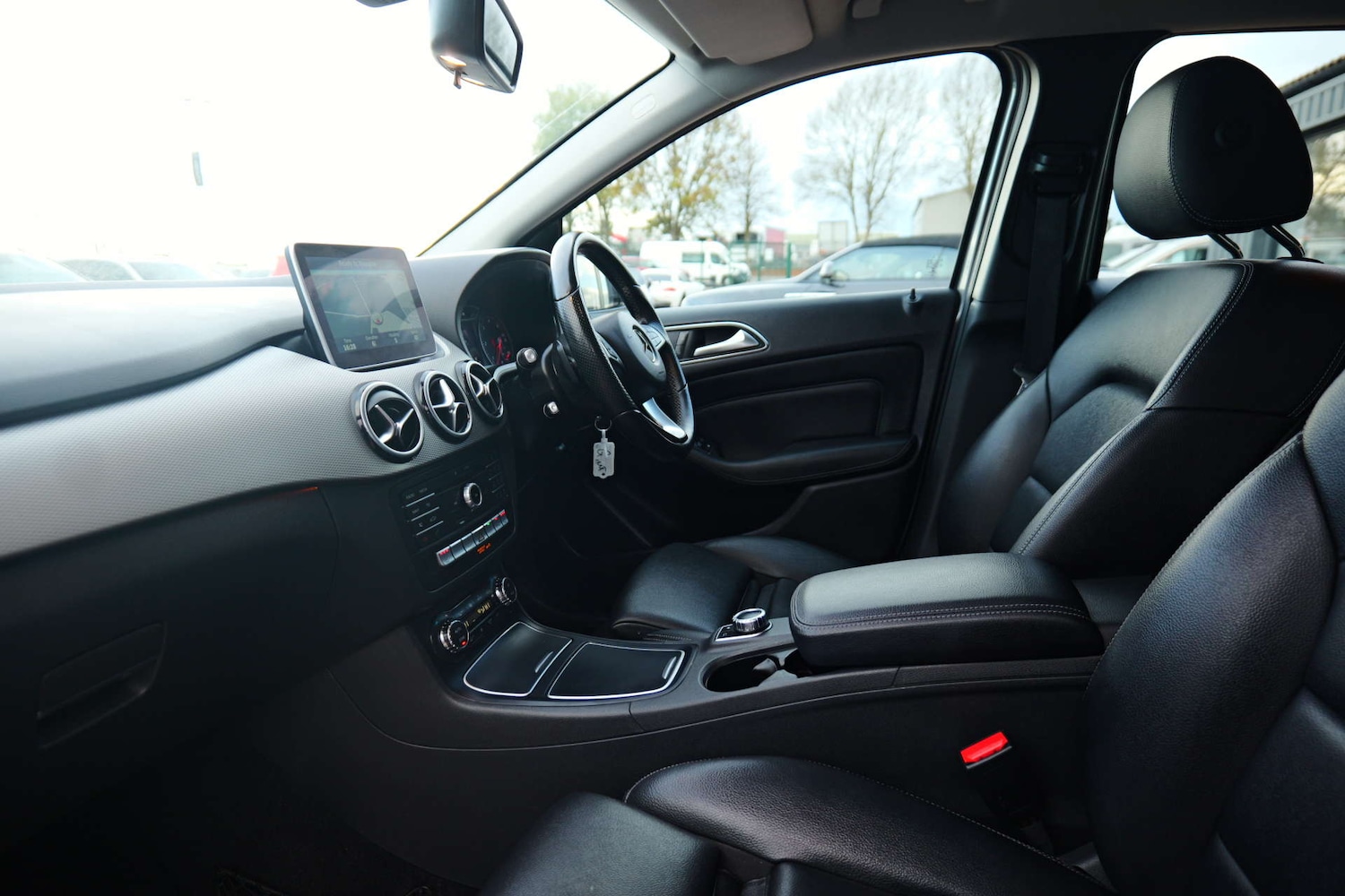 Used Mercedes-Benz B Class 2015 for sale - 76382742: Photo 81