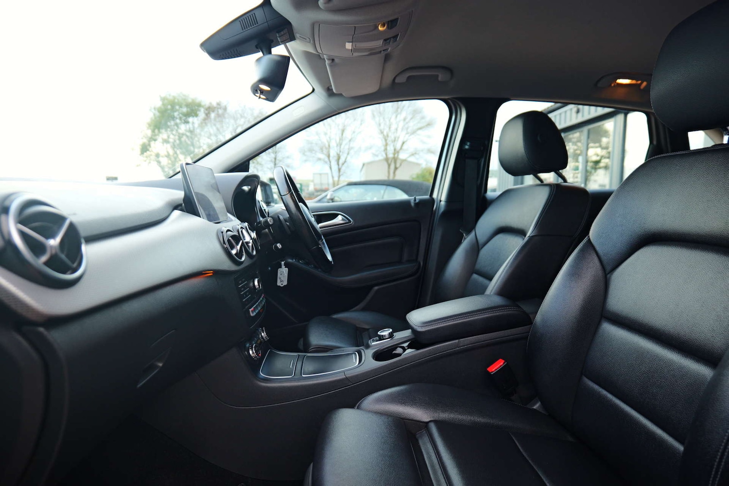 Used Mercedes-Benz B Class 2015 for sale - 76382742: Photo 82