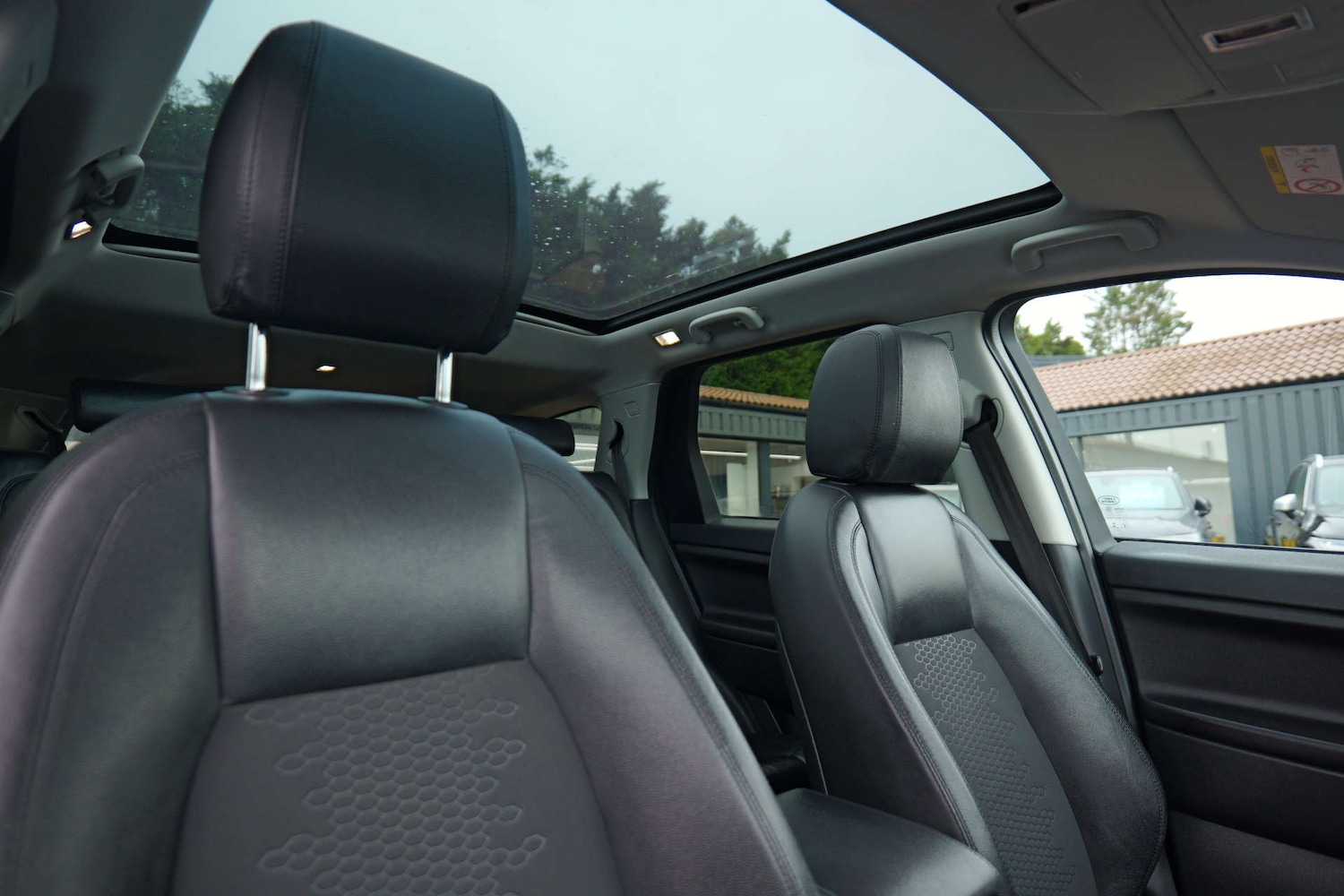 Used Land Rover Discovery Sport 2015 for sale - 76412614: Photo 16