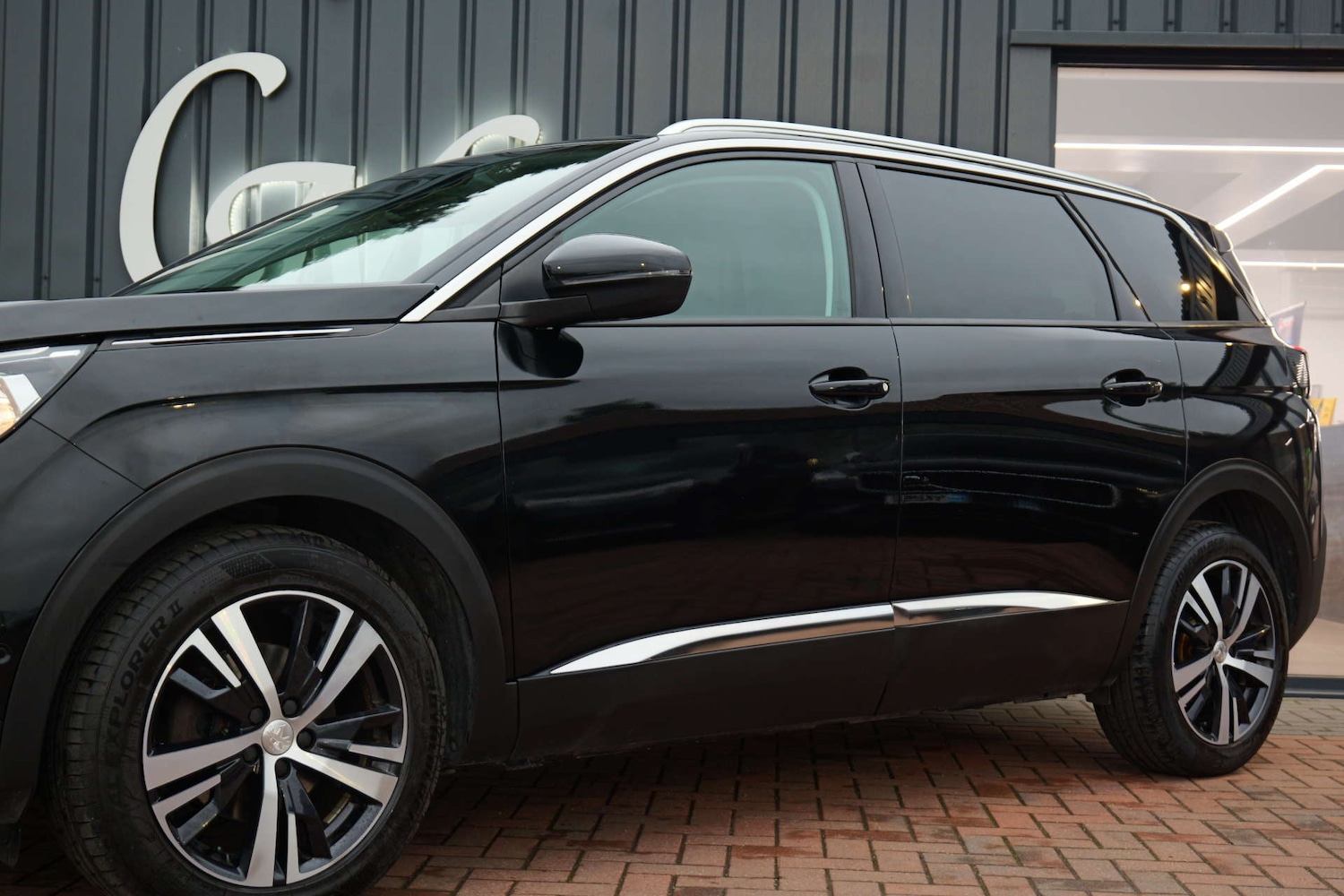 Used Peugeot 5008 2018 for sale - 77245610: Photo 2