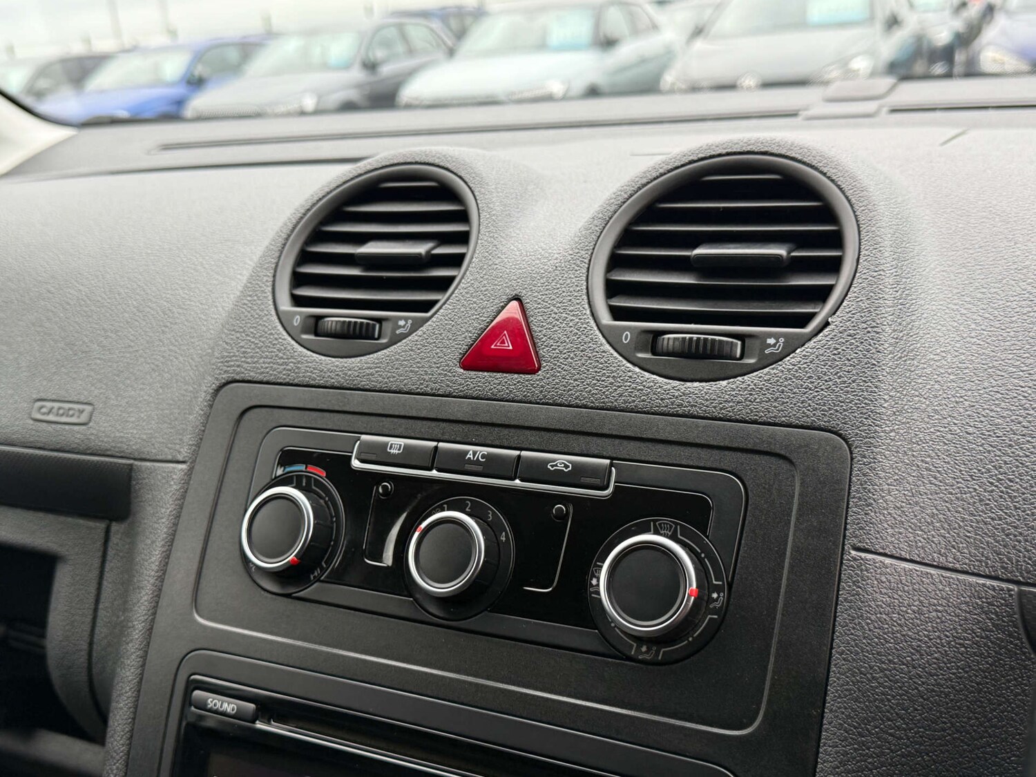 Used Volkswagen Caddy 2015 for sale - 76077950: Photo 61