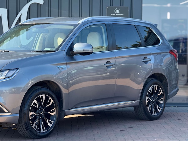 Used Mitsubishi Outlander 2018 for sale - 74996946: Photo 2