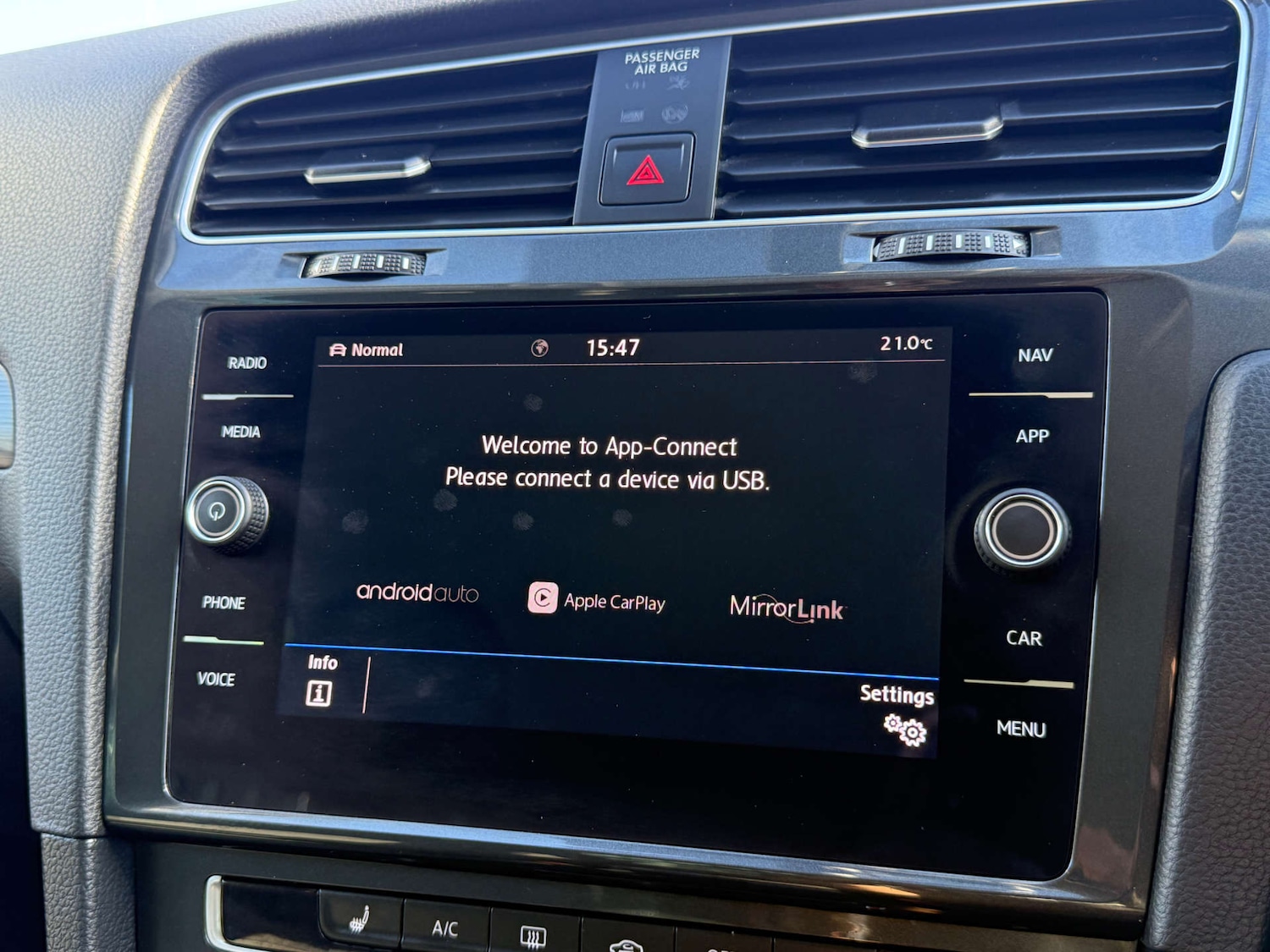 Used Volkswagen Golf 2019 for sale - 76027741: Photo 32