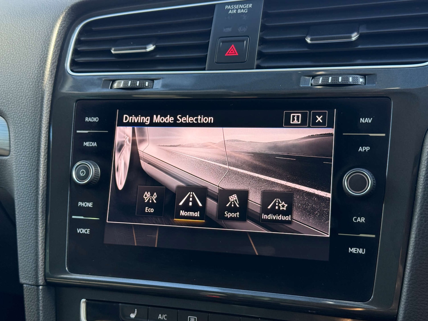 Used Volkswagen Golf 2019 for sale - 76027741: Photo 33