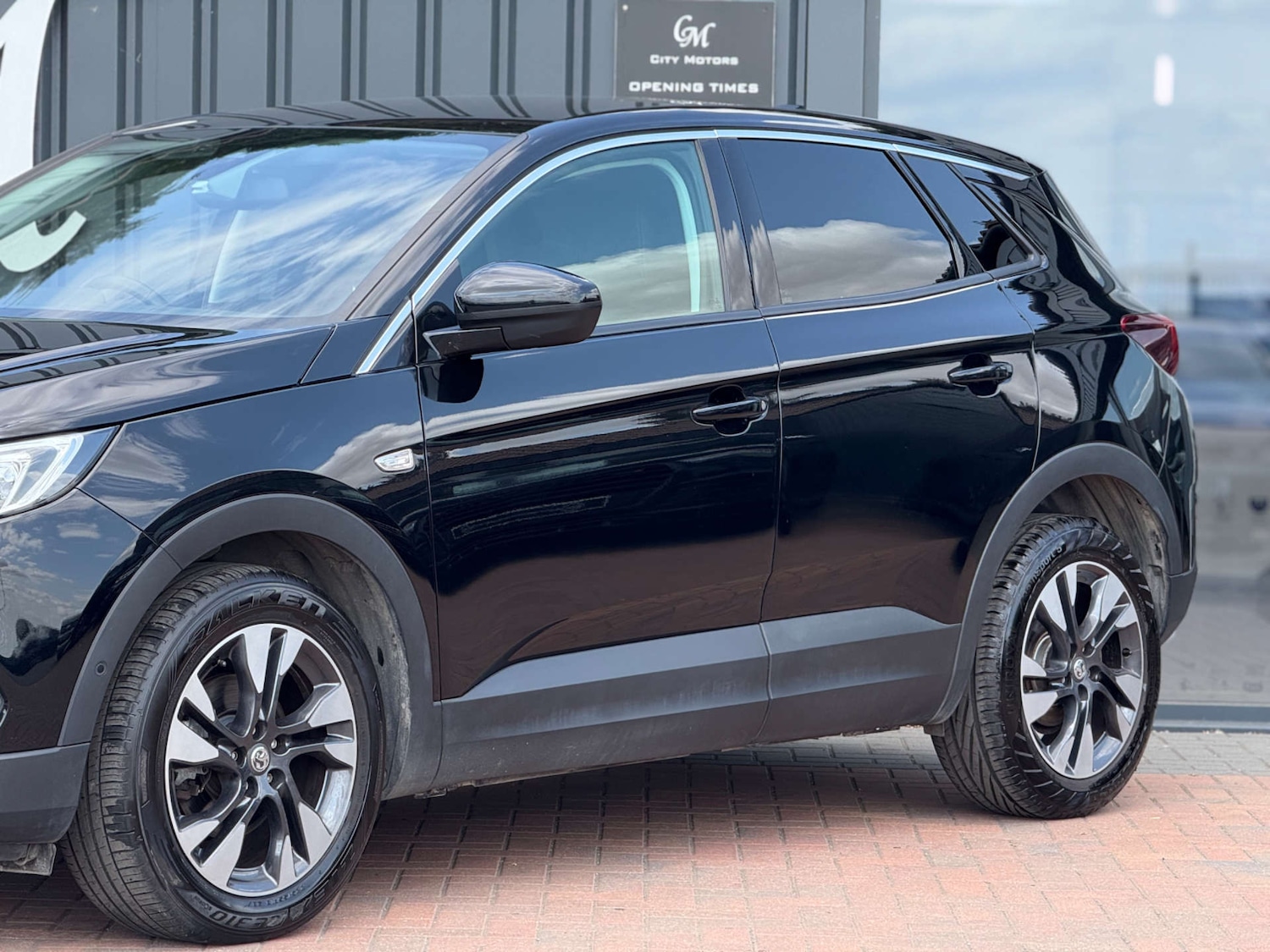 Used Vauxhall Grandland X 2019 for sale - 76601924: Photo 2