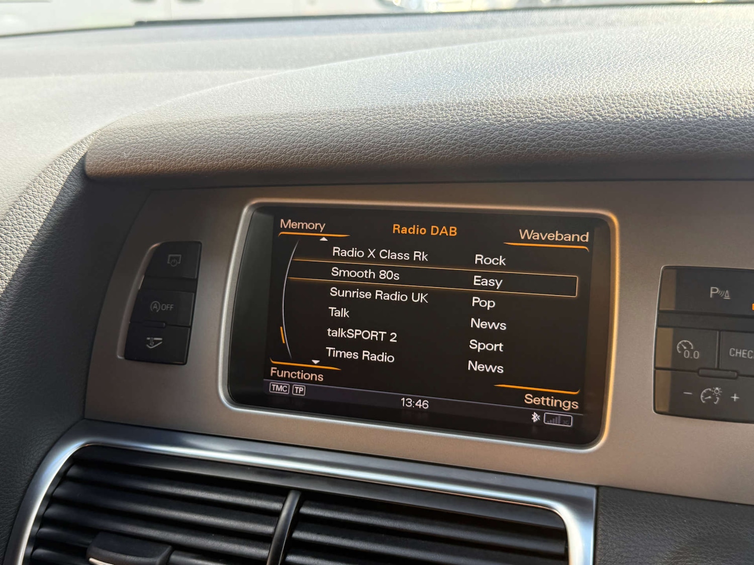 Used Audi Q7 2014 for sale - 76971060: Photo 43