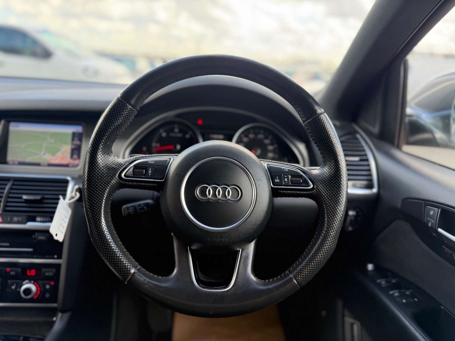 Used Audi Q7 2014 for sale - 76971060: Photo 45