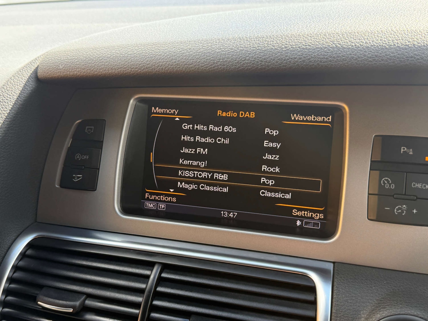 Used Audi Q7 2014 for sale - 76971060: Photo 87