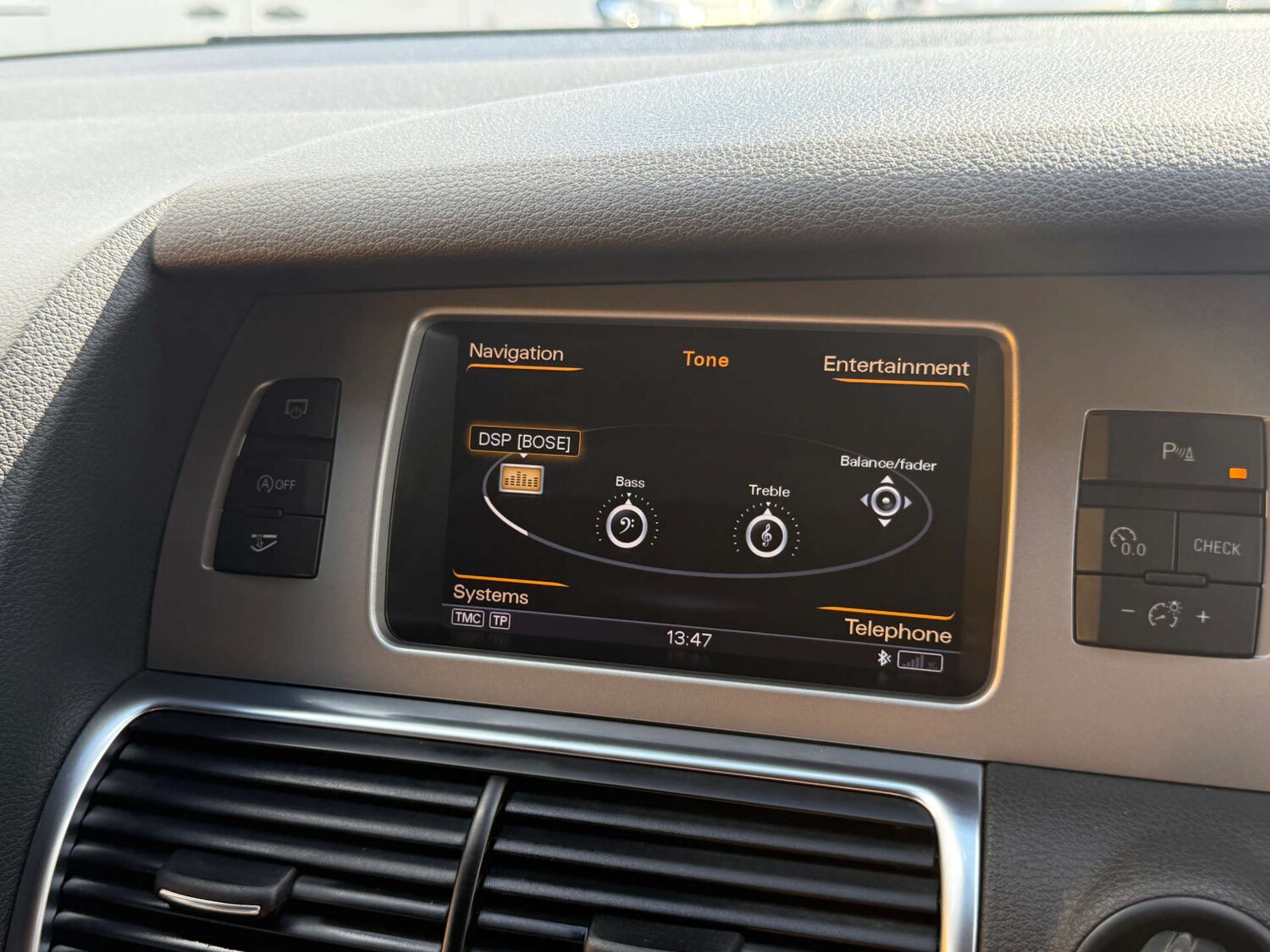 Used Audi Q7 2014 for sale - 76971060: Photo 90