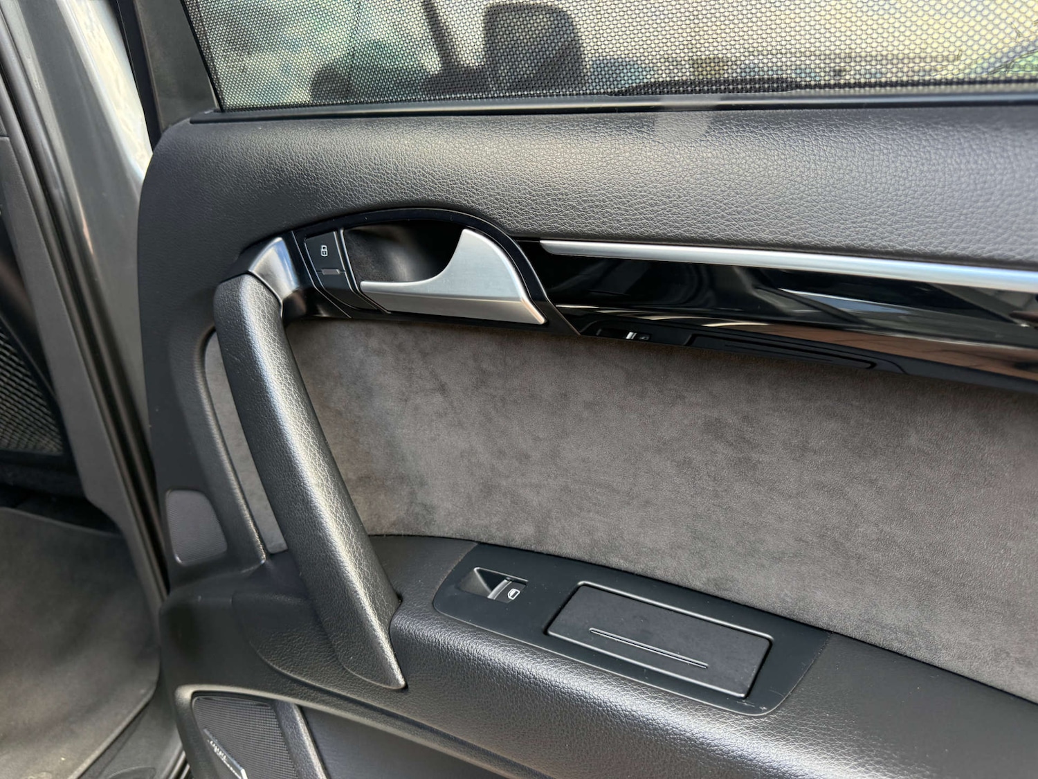 Used Audi Q7 2014 for sale - 76971060: Photo 96