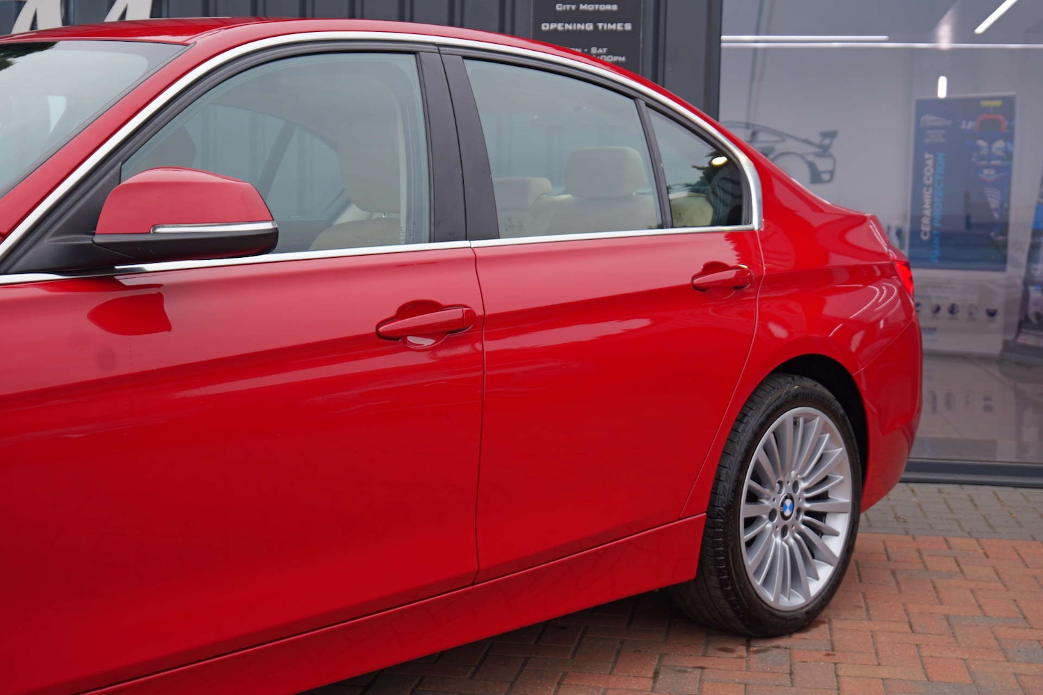 Used BMW 3 Series 2016 for sale - 76232981: Photo 2