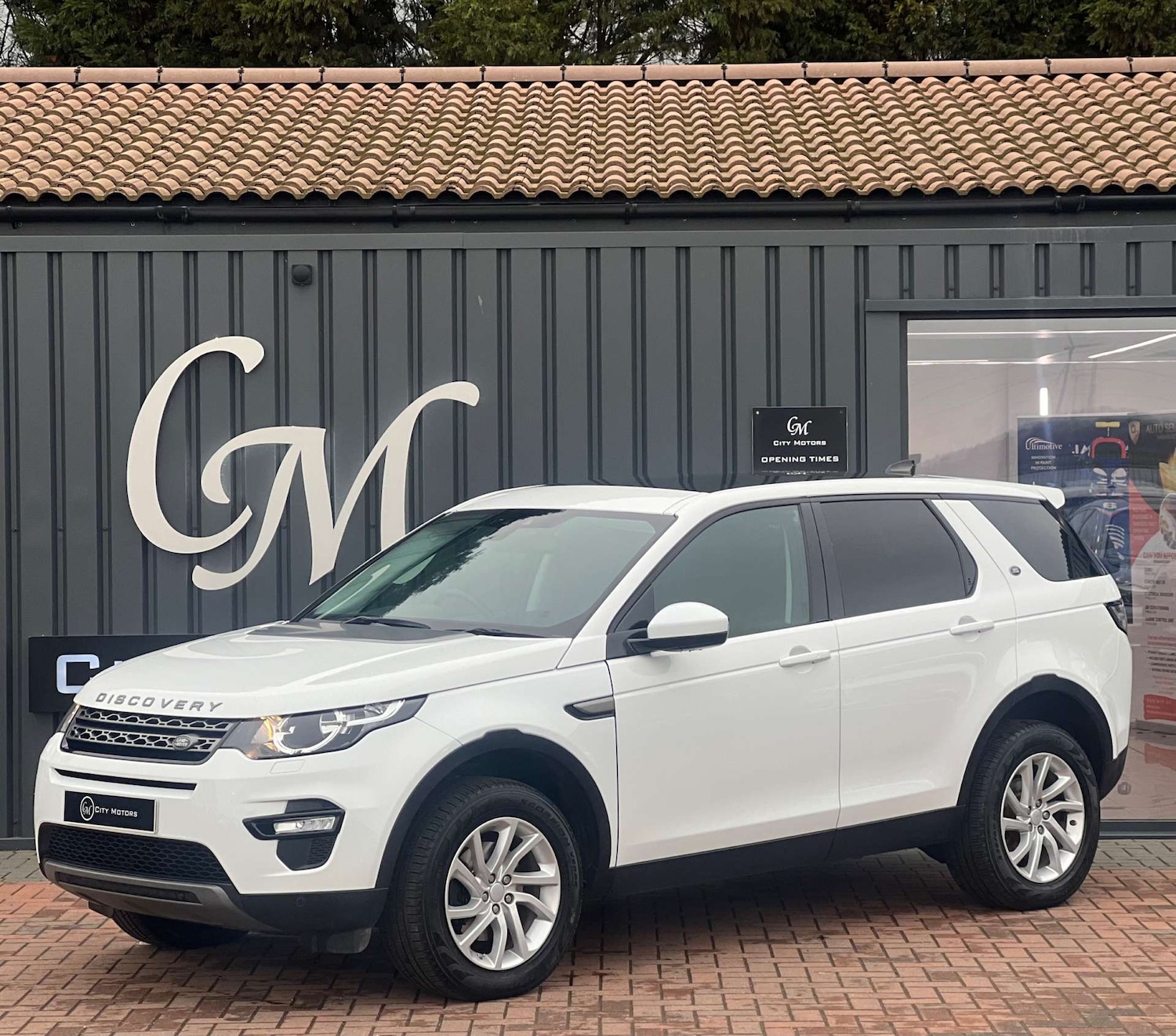 Used Land Rover Discovery Sport 2017 for sale - 77366805: Photo 1