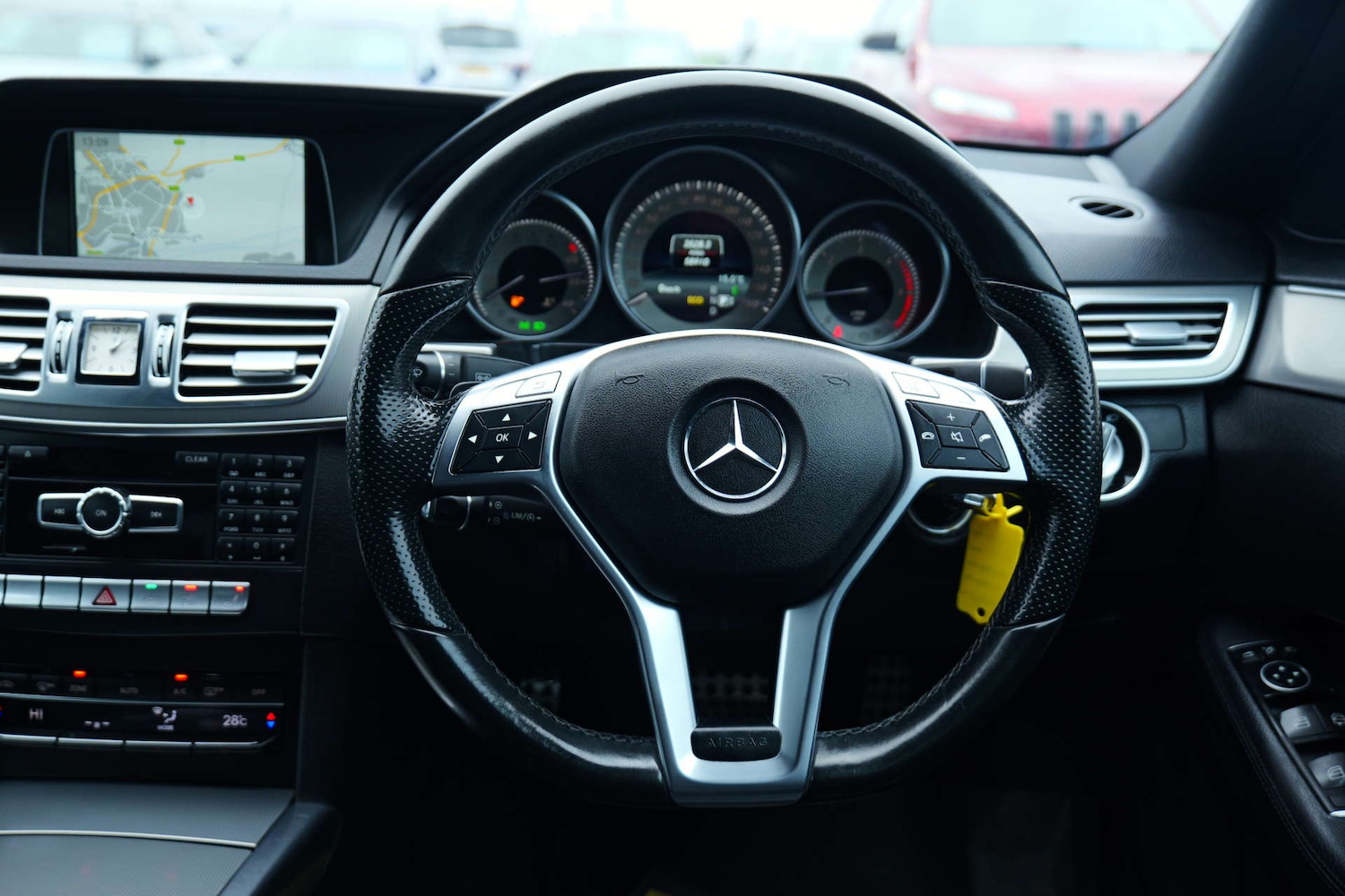 Used Mercedes-Benz E Class 2015 for sale - 76495869: Photo 34