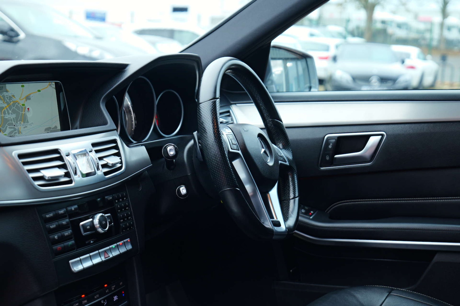 Used Mercedes-Benz E Class 2015 for sale - 76495869: Photo 75