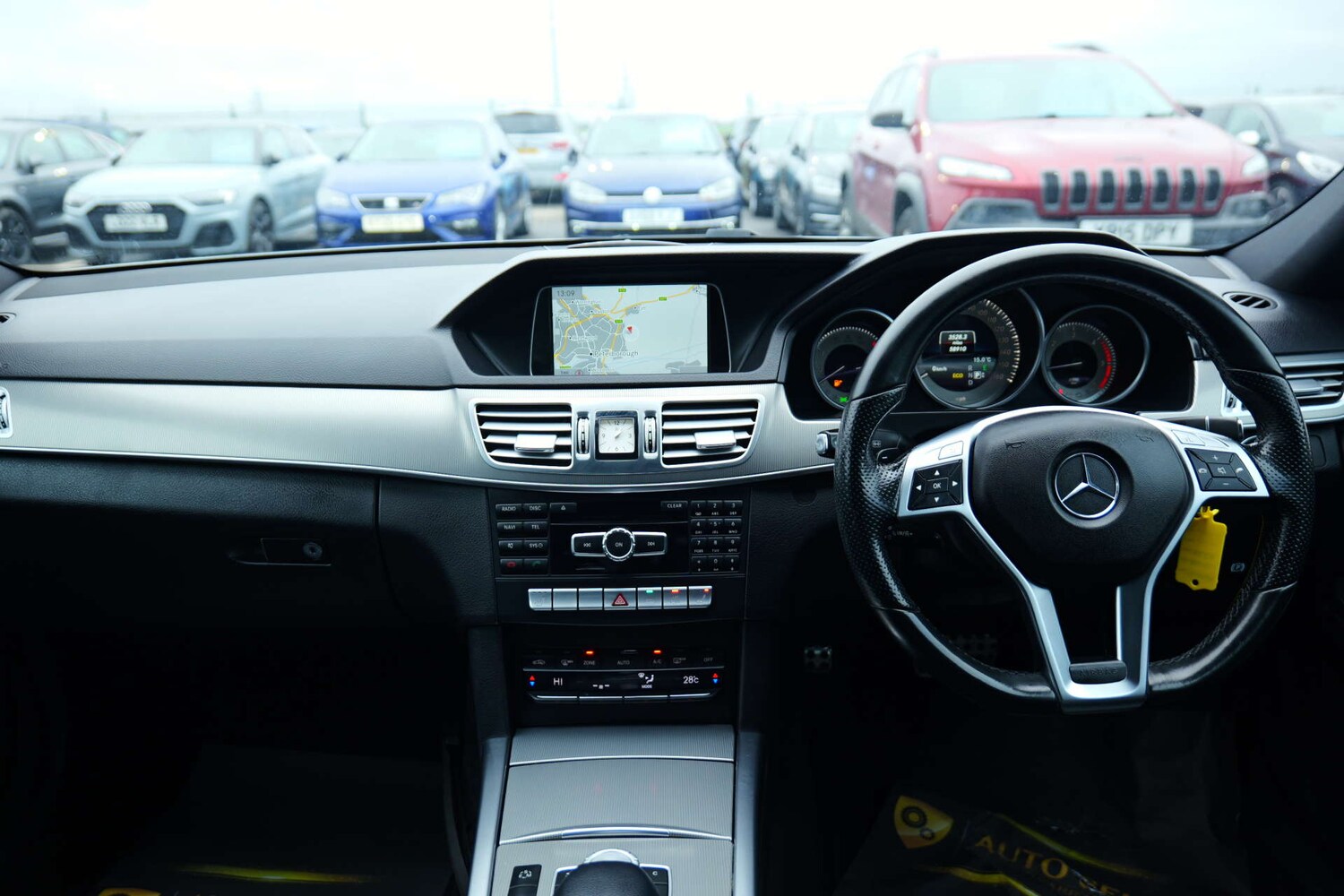 Used Mercedes-Benz E Class 2015 for sale - 76495869: Photo 81