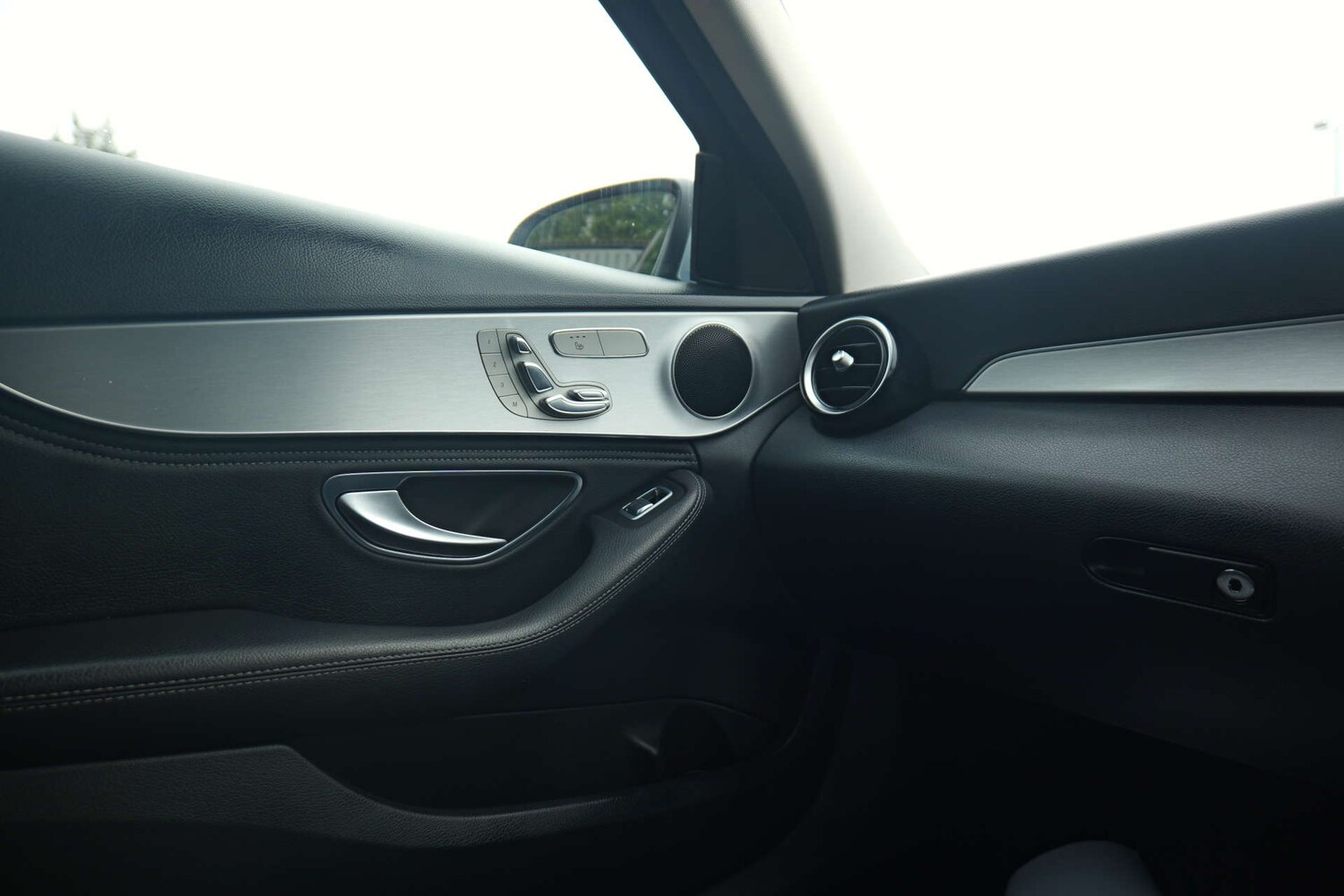 Used Mercedes-Benz C Class 2014 for sale - 76367352: Photo 38